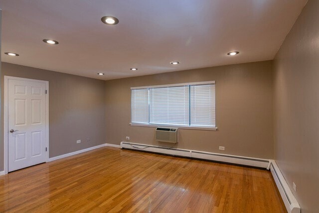 Building Photo - 4416 N Kostner Ave