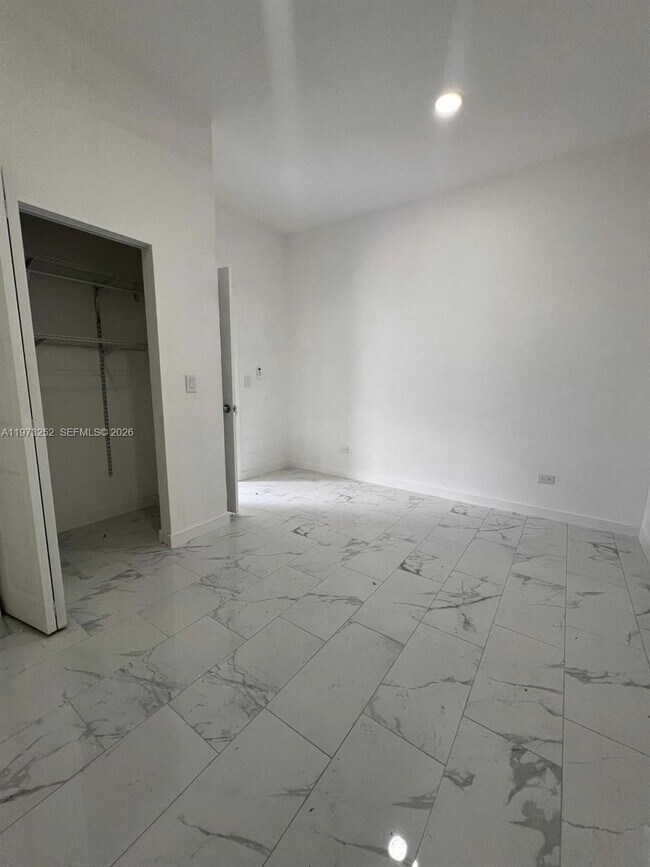 Foto del edificio - 1375 NE 135th St