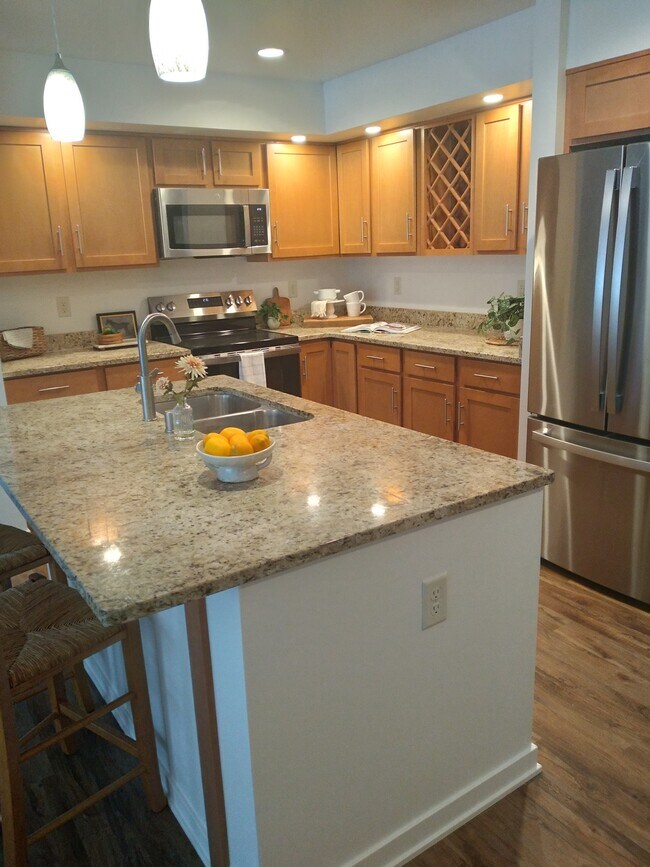 Foto del edificio - 2745 Hidden Dr