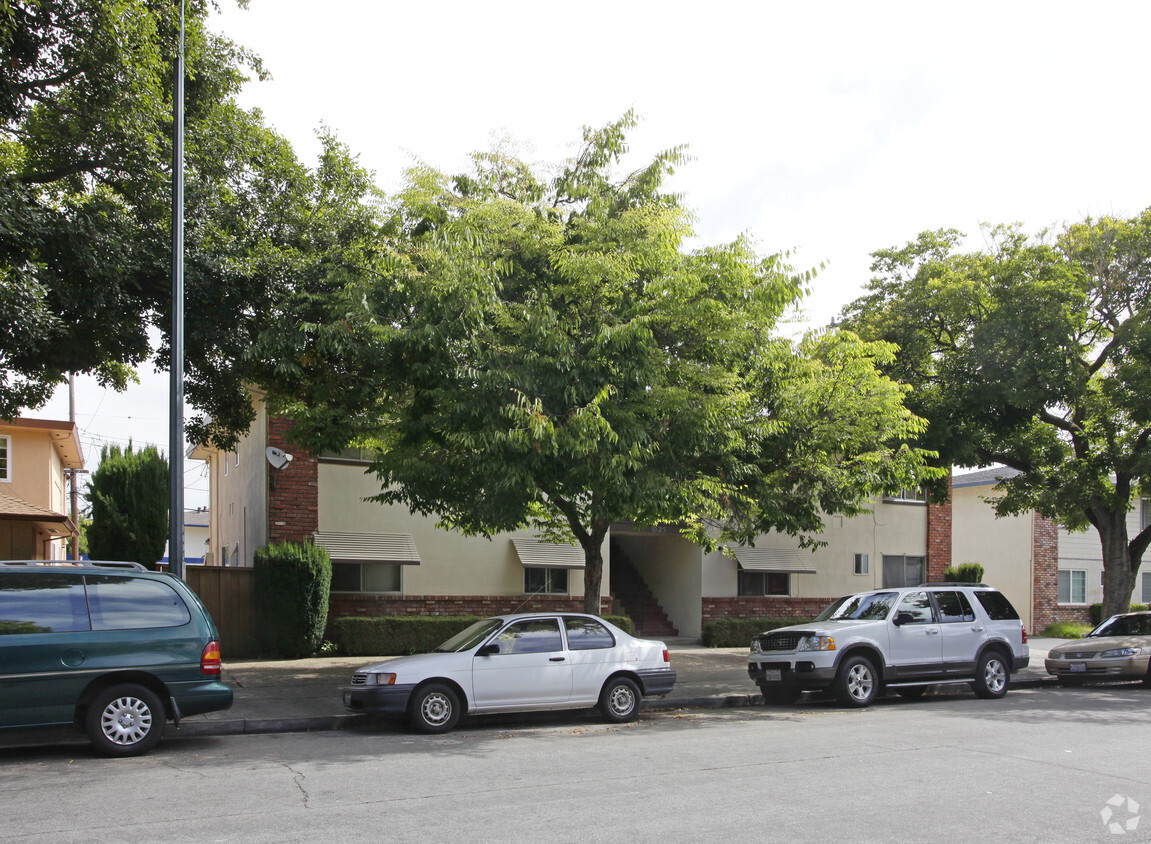 Building Photo - 1025 W Olive Ave