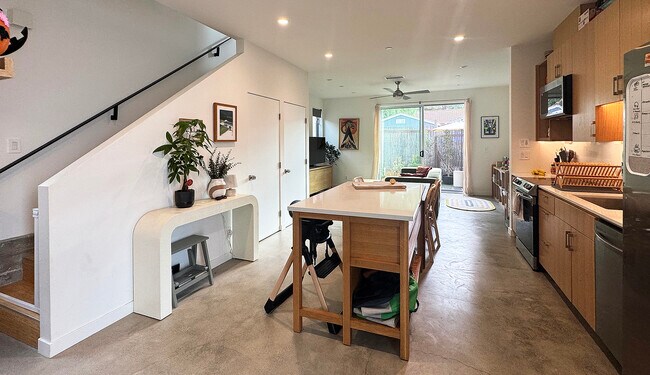 Foto del edificio - 2284 India St