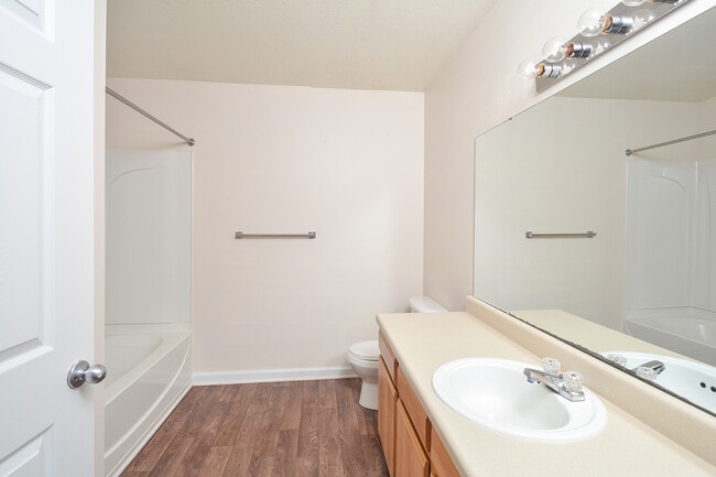 Baño - Cardinal Pointe at the Highlands