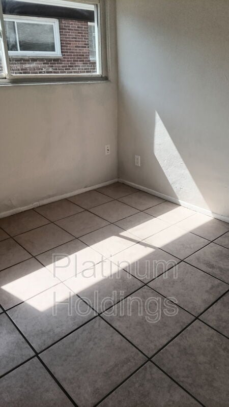 Building Photo - 1057 Neville Ave