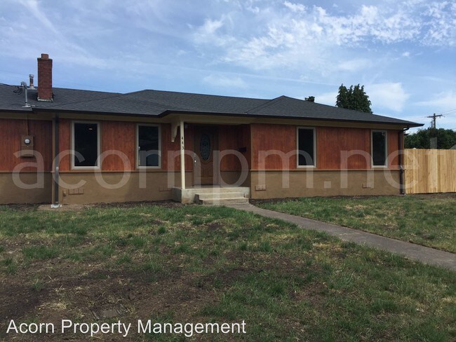 Building Photo - 443 Sierra St