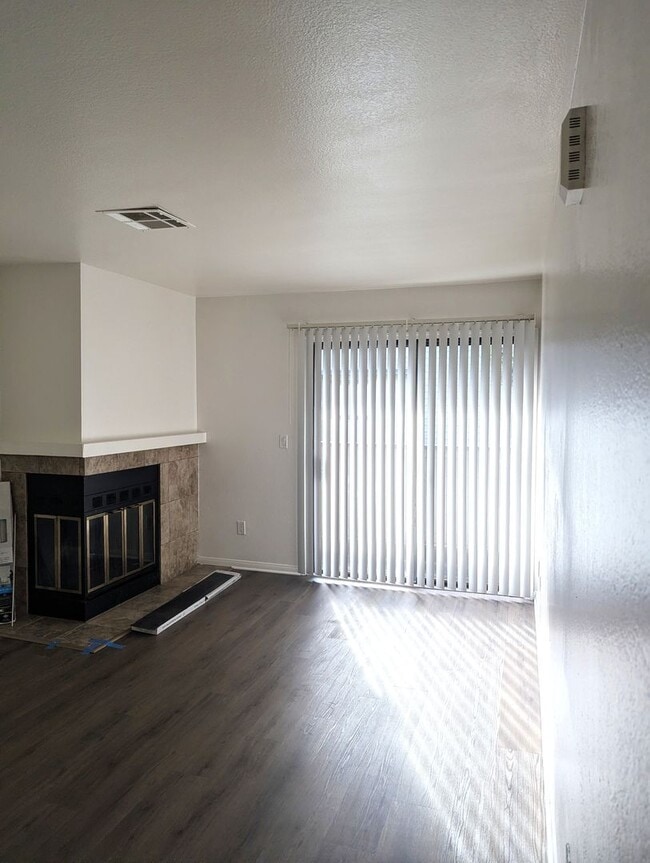 Building Photo - Very nice2 bedroom 2 bath Codo