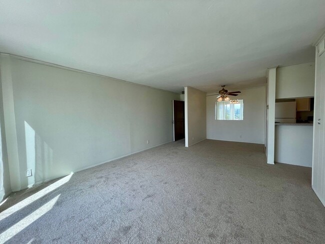 Foto del edificio - Beautiful One Bedroom One Bathroom Plus Den in La Mesa!