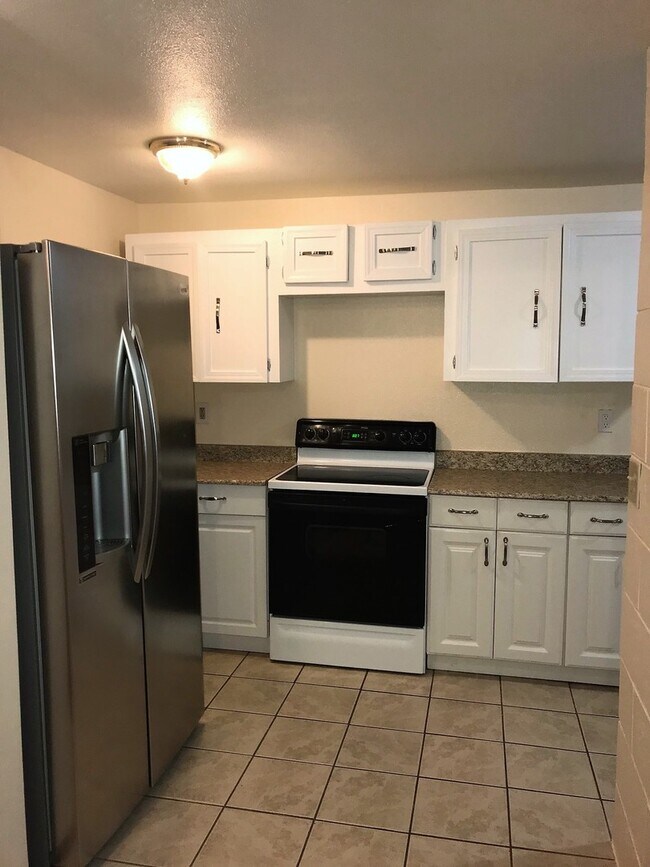 Building Photo - Move In Special!! $500 OFF MOVE IN COST!!