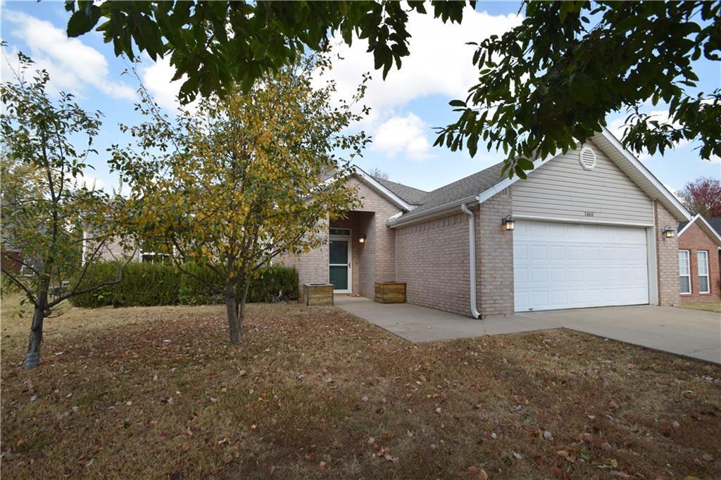 2808 SW Seminole Dr, Bentonville, AR 72712 House Rental in