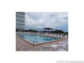 Building Photo - 9400 S Ocean Dr