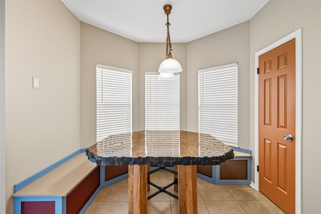 Foto del edificio - 1238 Sandy Plains Ln