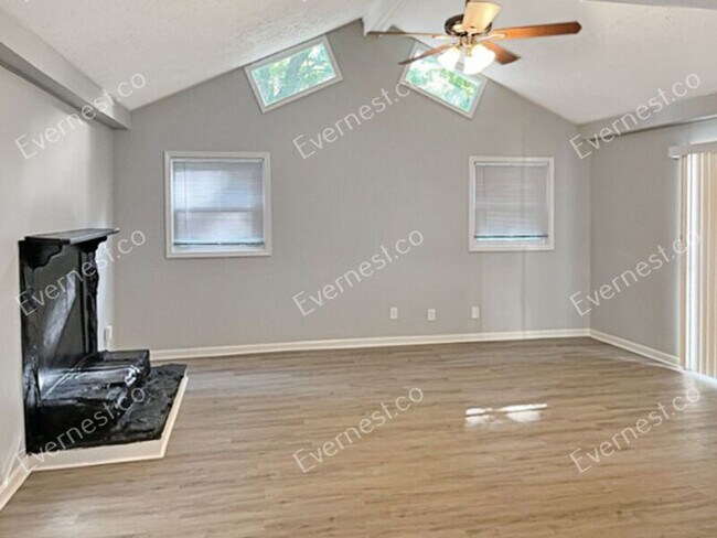 Foto del edificio - 8789 Ashton Rd