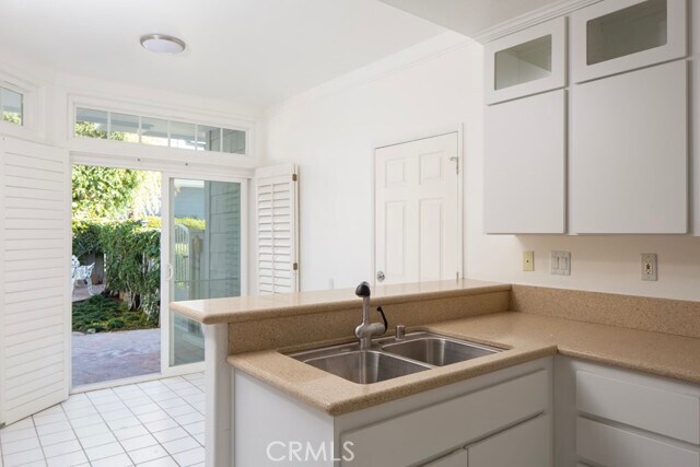 Foto del edificio - 930 Poppy Ln
