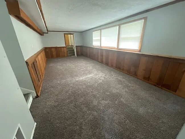 Building Photo - Billie beautiful home