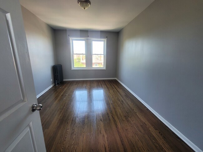 Foto del edificio - 7048 S Chappel Ave