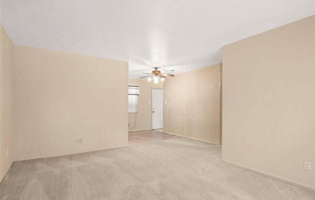 Building Photo - Spacious House for rent in Denver