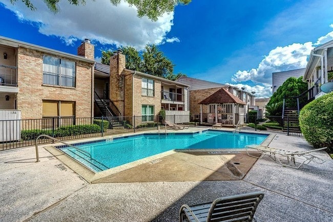 Building Photo - 2100 Wilcrest Dr