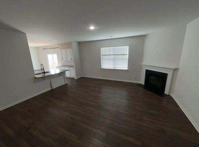 Building Photo - Beautiful Piedmont Home