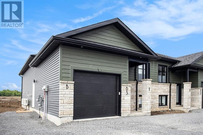 Building Photo - 63 Helen St