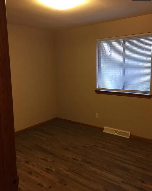 Dormitorio - 430 S Prospect St