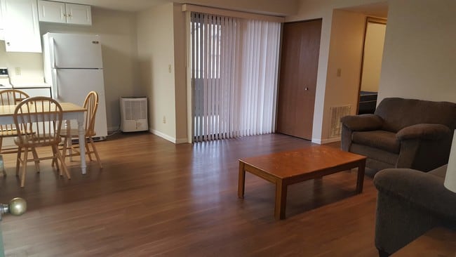 4 bedroom 2 full bath - 111 S Lincoln Ave