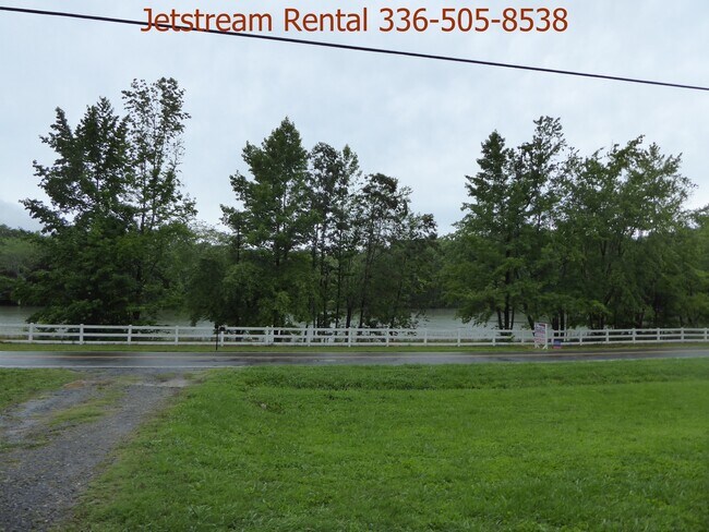 Foto del edificio - 2150 Hopewell Friends Rd