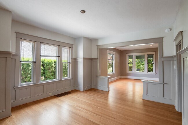 Foto del edificio - Gorgeous 3 BR + Office & 2 BA Home in the John Landings neighborhood with a heated pool!