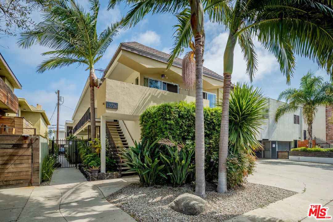 Foto principal - 12726 Caswell Ave