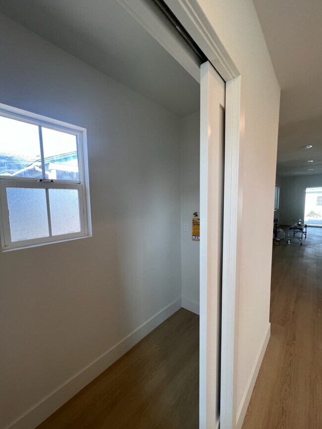 Foto del edificio - 4127 Artesia Blvd
