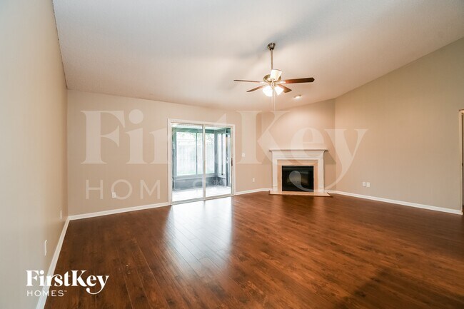 Foto del edificio - 6530 Blue Leaf Ln