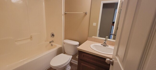 Foto del edificio - 4 Bedroom/ 2 Bath Home close to Fort Benning