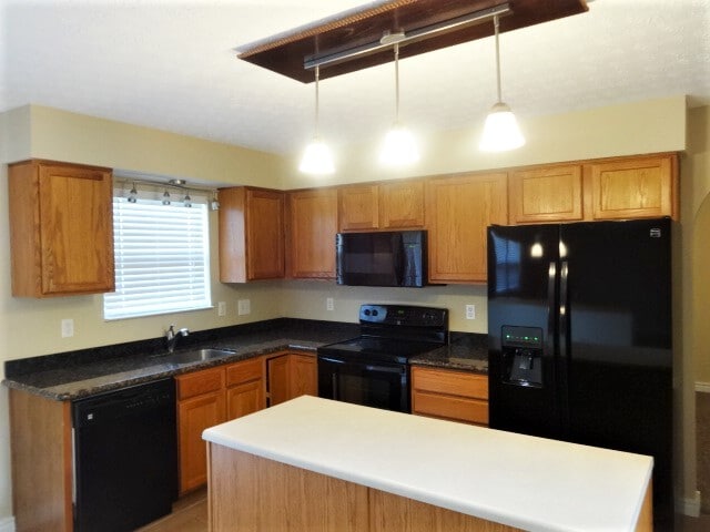 Building Photo - 1501 Patricia Dr