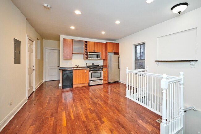 Foto del edificio - 7208 N Wolcott Ave