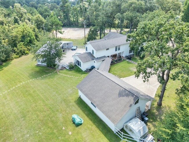 Foto del edificio - 8402 Matthews Ln