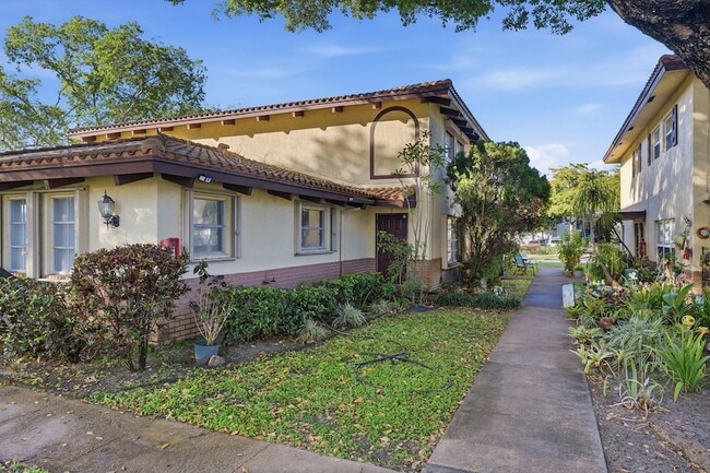 Foto del edificio - 8811 NW 28th Dr