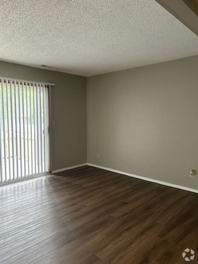 Building Photo - 2800 Terra Vista Dr