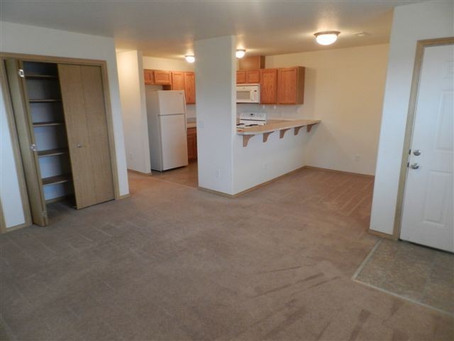2036 SE Azalea Ave Unit D, Warrenton, OR 97146 - Apartment ...