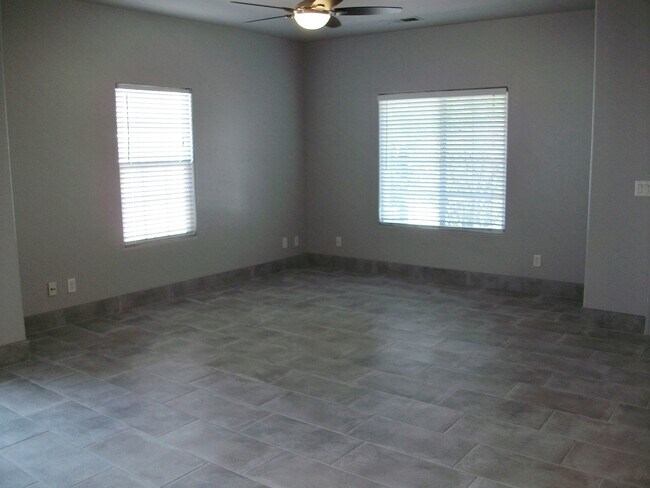 Building Photo - Beautiful 2 bd, 2 bath home in D'Andrea wi...