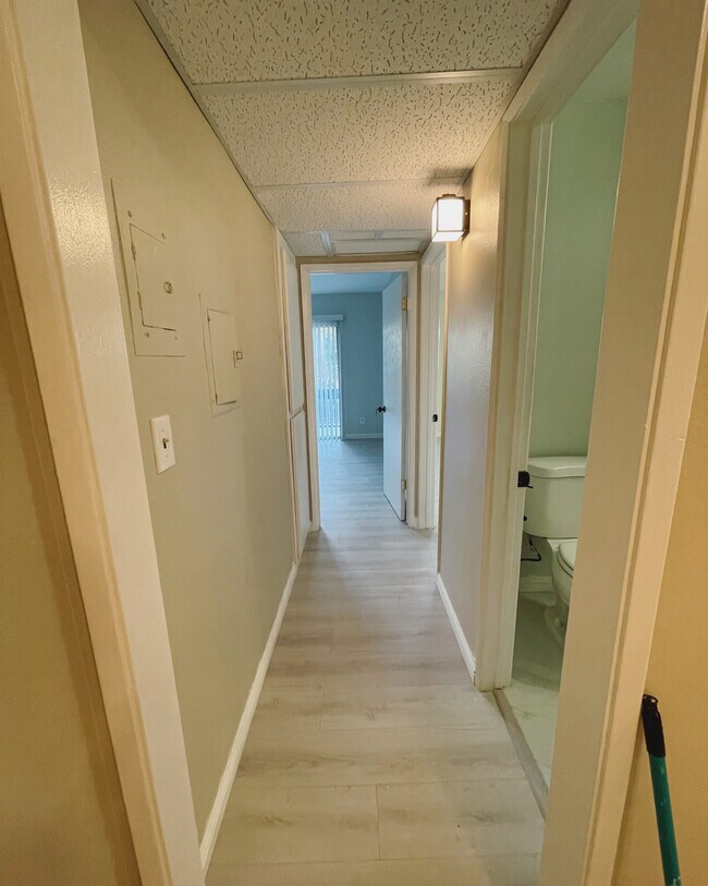 Building Photo - 14560 Clark St