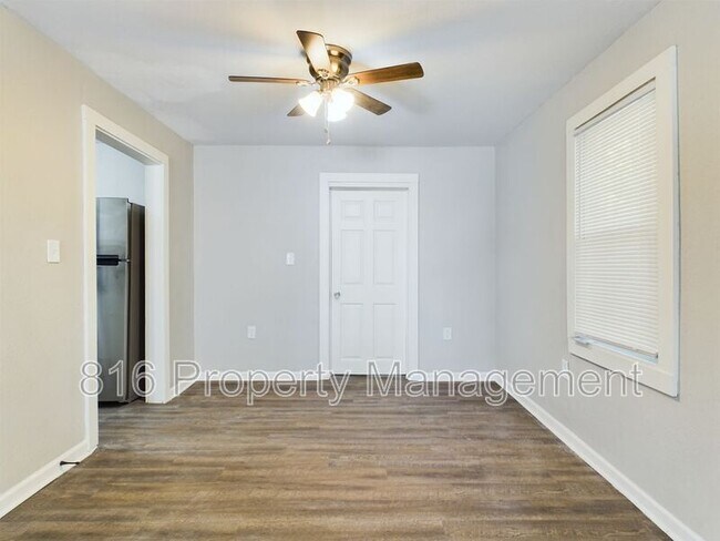 Foto del edificio - 7135 Agnes Ave