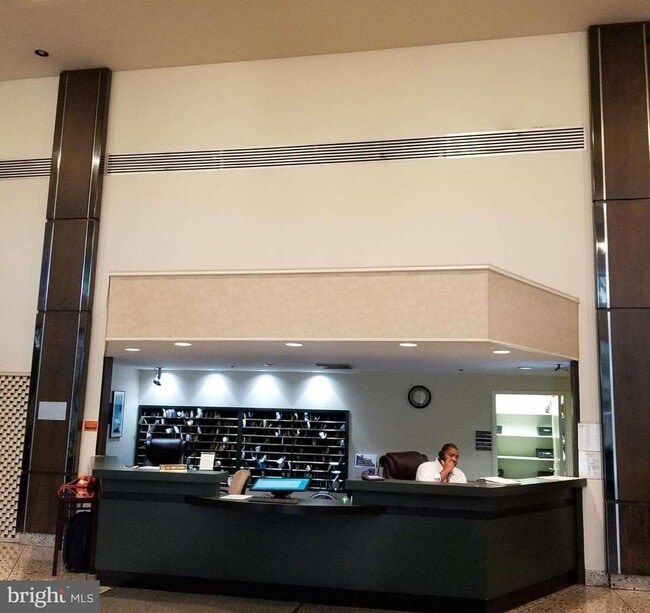 Building Photo - 3709 S George Mason Dr