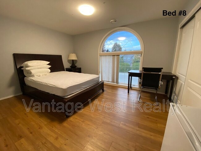 Photo du bâtiment - 453-453 Morrison Ave