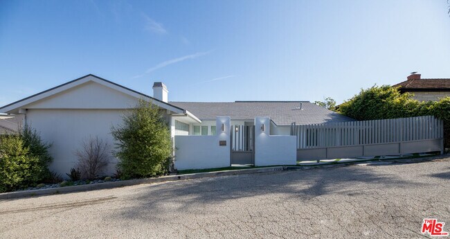 Building Photo - 7120 Macapa Dr