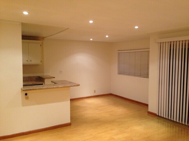 Building Photo - 5403 Newcastle Ave