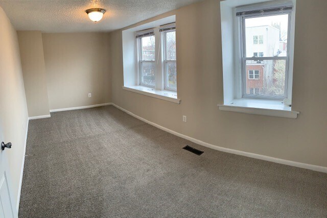 Foto del edificio - 3828 Lancaster Ave