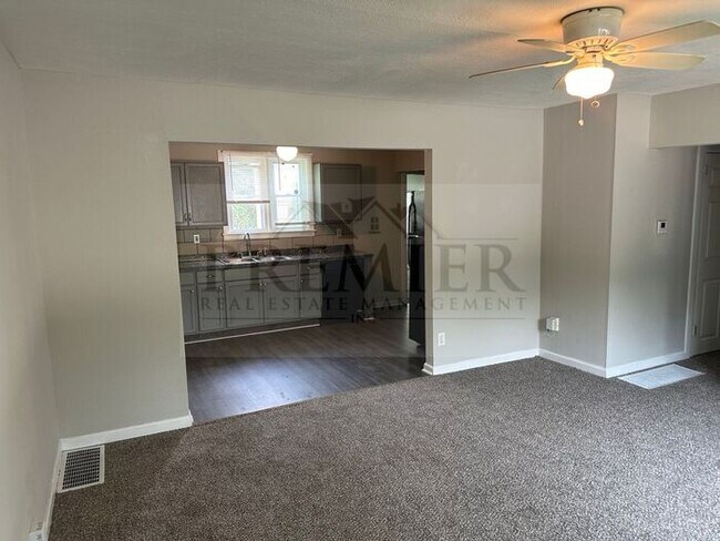 Foto del edificio - 3305 S Sterling Ave