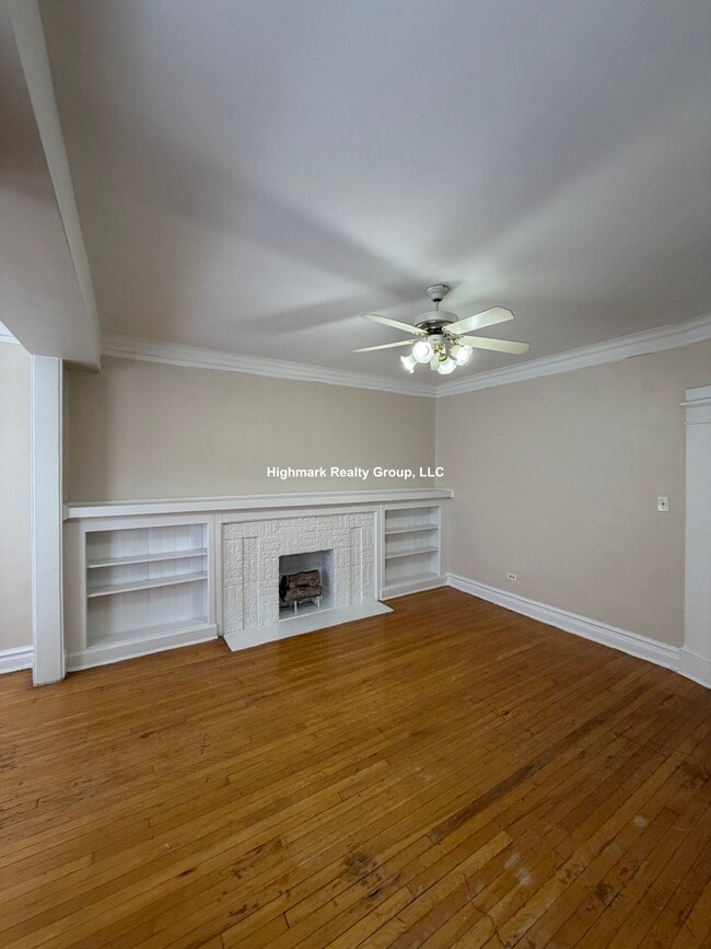Building Photo - 7513 N Greenview Ave