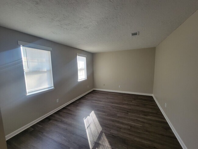 Foto del edificio - """~155 Stoneybrooks Place