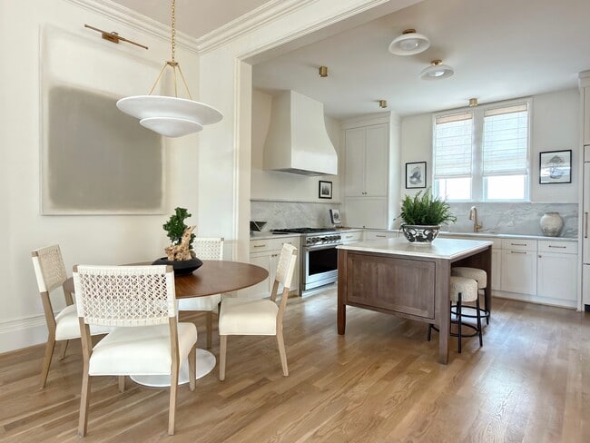 Kitchen Dining - 100 Sheridan Dr NE