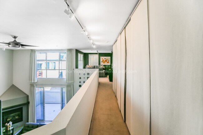 Building Photo - 281 Clara St