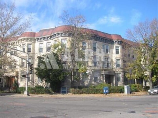 Building Photo - 1247 Beacon St